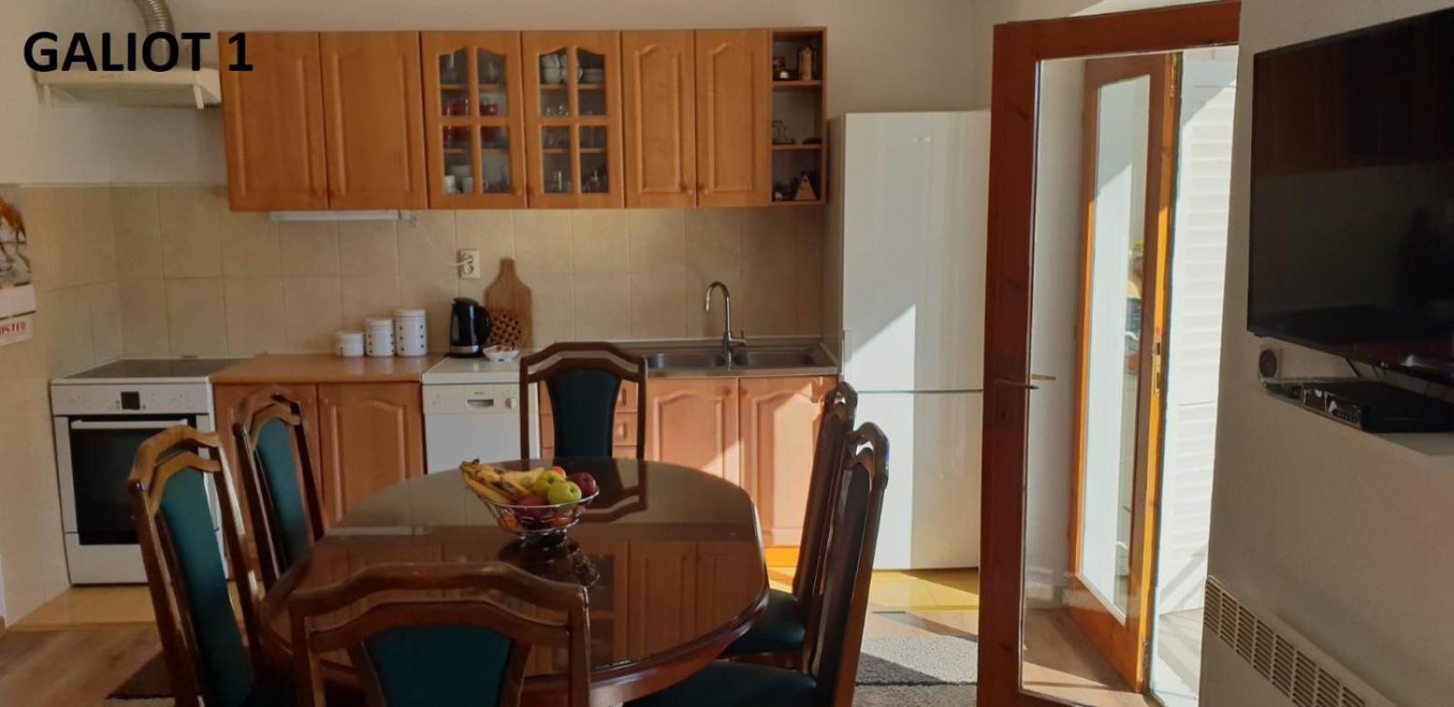 Apartmani Galiot Igalo Chambre photo